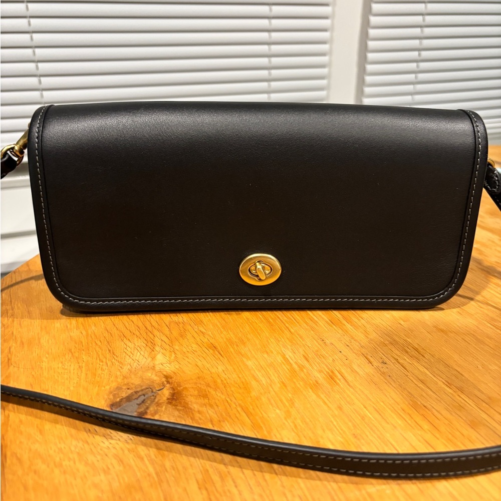 Coach Dinky bag in  Black Leather
